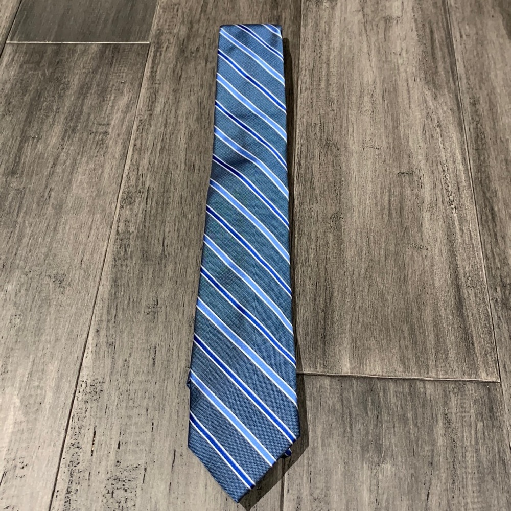 JF J. Ferrar narrow neck tie